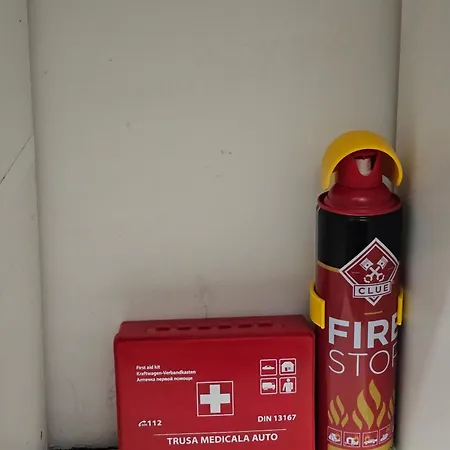 Апартаменти Retreat *